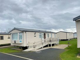 Marton Mere Holiday Village - Holiday Accommodation 12904 - Lake District - 1185263 - thumbnail photo 11
