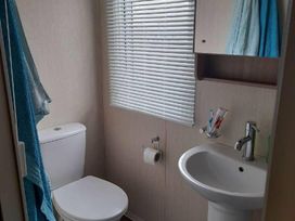 Blue Dolphin Holiday Park - Holiday Accommodation 12986 - North Yorkshire (incl. Whitby) - 1185279 - thumbnail photo 8