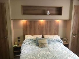 Kelling Heath Holiday Park - Holiday Accommodation 12993 - Norfolk - 1185282 - thumbnail photo 13