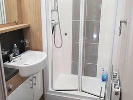 Kelling Heath Holiday Park - Holiday Accommodation 13021 - Norfolk - 1185288 - thumbnail photo 8