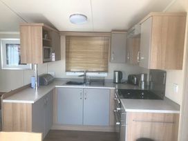 Church Farm Holiday Village - Holiday Accommodation 13031 - Hampshire - 1185290 - thumbnail photo 5