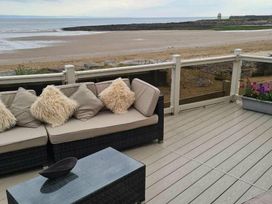 Trecco Bay - Holiday Accommodation 13037 - Somerset & Wiltshire - 1185292 - thumbnail photo 2