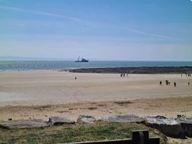 Trecco Bay - Holiday Accommodation 13037 - Somerset & Wiltshire - 1185292 - thumbnail photo 3