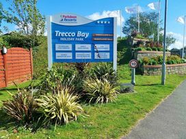 Trecco Bay - Holiday Accommodation 13054 - Somerset & Wiltshire - 1185296 - thumbnail photo 14
