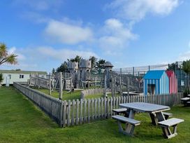 Barmouth Bay Holiday Village - Holiday Accommodation 13122 - Mid Wales - 1185301 - thumbnail photo 5