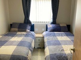 Trecco Bay - Holiday Accommodation 13175 - Somerset & Wiltshire - 1185307 - thumbnail photo 7