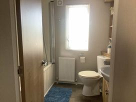 Trecco Bay - Holiday Accommodation 13175 - Somerset & Wiltshire - 1185307 - thumbnail photo 9
