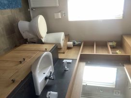 Trecco Bay - Holiday Accommodation 13175 - Somerset & Wiltshire - 1185307 - thumbnail photo 12