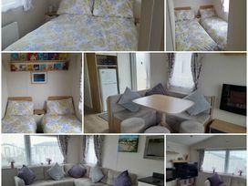 Primrose Valley Holiday Park - Holiday Accommodation 13209 - North Yorkshire (incl. Whitby) - 1185310 - thumbnail photo 6