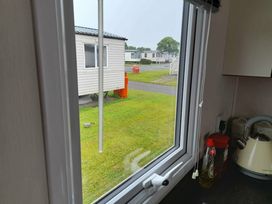Primrose Valley Holiday Park - Holiday Accommodation 13209 - North Yorkshire (incl. Whitby) - 1185310 - thumbnail photo 9