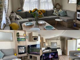 Coastfield Holiday Village - Holiday Accommodation 13238 - Lincolnshire - 1185311 - thumbnail photo 3