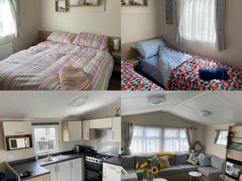 Coastfield Holiday Village - Holiday Accommodation 13238 - Lincolnshire - 1185311 - thumbnail photo 8