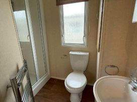 Lyons Robin Hood - Holiday Accommodation 13241 - North Wales - 1185312 - thumbnail photo 9
