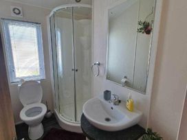 Trecco Bay - Holiday Accommodation 13251 - Somerset & Wiltshire - 1185313 - thumbnail photo 8