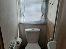 Trecco Bay - Holiday Accommodation 13252 - Somerset & Wiltshire - 1185314 - thumbnail photo 3