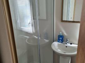Trecco Bay - Holiday Accommodation 13252 - Somerset & Wiltshire - 1185314 - thumbnail photo 4