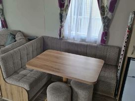 Trecco Bay - Holiday Accommodation 13252 - Somerset & Wiltshire - 1185314 - thumbnail photo 8