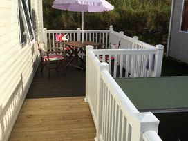 Waterside Bowleaze Cove Holiday Park - Holiday Accommodation 1326 - Dorset - 1185316 - thumbnail photo 9