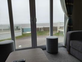 Trecco Bay - Holiday Accommodation 1330 - Somerset & Wiltshire - 1185323 - thumbnail photo 4