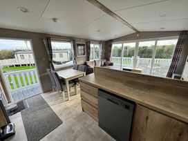Penally Court - Holiday Accommodation 13362 - South Wales - 1185330 - thumbnail photo 7