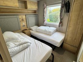 Penally Court - Holiday Accommodation 13362 - South Wales - 1185330 - thumbnail photo 12