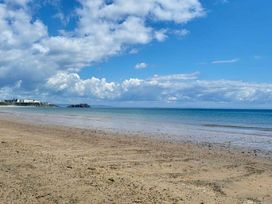 Penally Court - Holiday Accommodation 13362 - South Wales - 1185330 - thumbnail photo 17