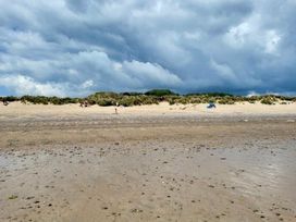 Penally Court - Holiday Accommodation 13362 - South Wales - 1185330 - thumbnail photo 18