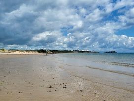 Penally Court - Holiday Accommodation 13362 - South Wales - 1185330 - thumbnail photo 19