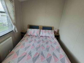 Cayton Bay Caravan Park - Holiday Accommodation 13368 - North Yorkshire (incl. Whitby) - 1185332 - thumbnail photo 8