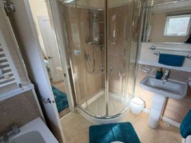 Oakdene Forest Park - Holiday Accommodation 13402 - Hampshire - 1185338 - thumbnail photo 14