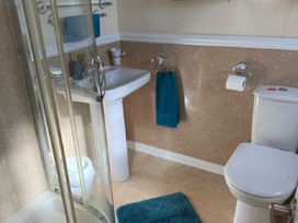 Oakdene Forest Park - Holiday Accommodation 13402 - Hampshire - 1185338 - thumbnail photo 16