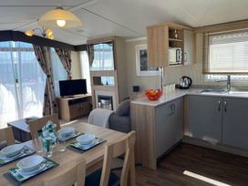 Greenacres Holiday Park - Holiday Accommodation 13413 - North Wales - 1185339 - thumbnail photo 3
