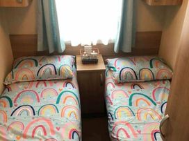 Greenacres Holiday Park - Holiday Accommodation 13413 - North Wales - 1185339 - thumbnail photo 9