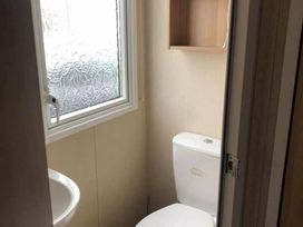 Greenacres Holiday Park - Holiday Accommodation 13413 - North Wales - 1185339 - thumbnail photo 12