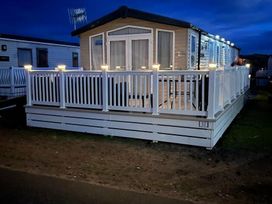 Greenacres Holiday Park - Holiday Accommodation 13413 - North Wales - 1185339 - thumbnail photo 15