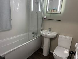 Trecco Bay - Holiday Accommodation 13433 - Somerset & Wiltshire - 1185340 - thumbnail photo 10