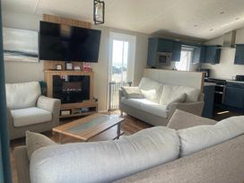 Trecco Bay - Holiday Accommodation 13433 - Somerset & Wiltshire - 1185340 - thumbnail photo 12