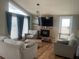 Trecco Bay - Holiday Accommodation 13433 - Somerset & Wiltshire - 1185340 - thumbnail photo 14