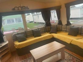 Trecco Bay - Holiday Accommodation 13434 - Somerset & Wiltshire - 1185341 - thumbnail photo 2
