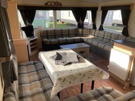 Trecco Bay - Holiday Accommodation 13434 - Somerset & Wiltshire - 1185341 - thumbnail photo 3