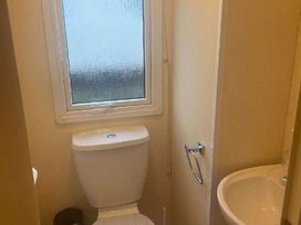 Trecco Bay - Holiday Accommodation 13434 - Somerset & Wiltshire - 1185341 - thumbnail photo 10