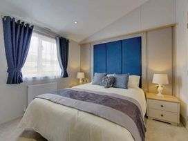 Romney Sands Holiday Park - Holiday Accommodation 13438 - Kent & Sussex - 1185342 - thumbnail photo 8