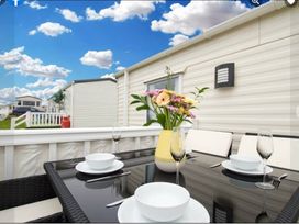 Cayton Bay Caravan Park - Holiday Accommodation 13460 - North Yorkshire (incl. Whitby) - 1185346 - thumbnail photo 2