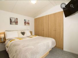 Cayton Bay Caravan Park - Holiday Accommodation 13460 - North Yorkshire (incl. Whitby) - 1185346 - thumbnail photo 6