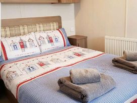 Kiln Park Holiday Park - Holiday Accommodation 13482 - South Wales - 1185347 - thumbnail photo 5
