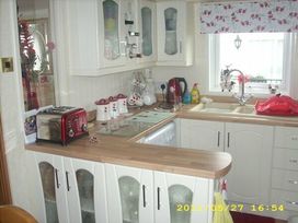 Cayton Bay Caravan Park - Holiday Accommodation 1350 - North Yorkshire (incl. Whitby) - 1185349 - thumbnail photo 3