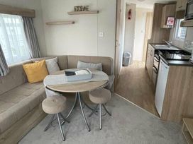 Seal Bay Resort - Holiday Accommodation 13509 - Hampshire - 1185351 - thumbnail photo 7