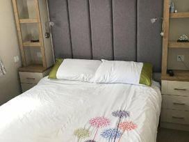 Quay West Holiday Park - Holiday Accommodation 13526 - Mid Wales - 1185352 - thumbnail photo 9
