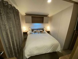 Forest Edge Holiday Park - Holiday Accommodation 13536 - Hampshire - 1185355 - thumbnail photo 5