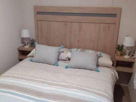 Ladram Bay Holiday Park - Holiday Accommodation 13564 - Devon - 1185357 - thumbnail photo 9